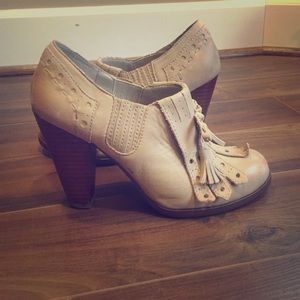 Seychelles Clue Oxford Booties