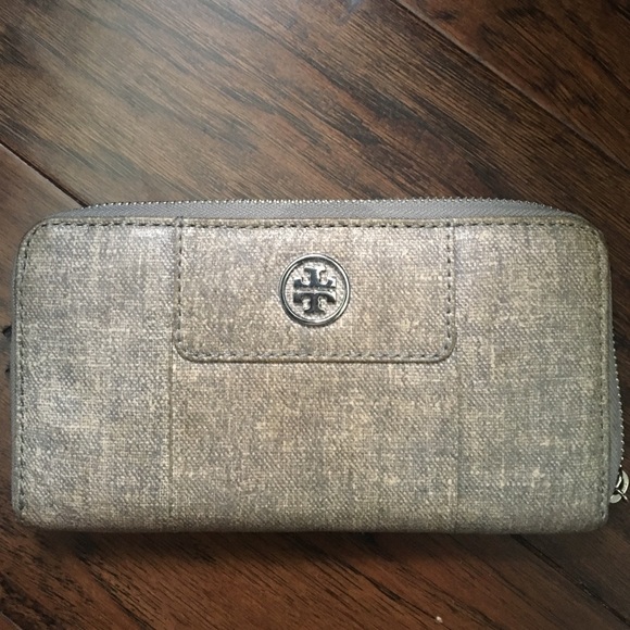 Tory Burch Wallet - Picture 1 of 3