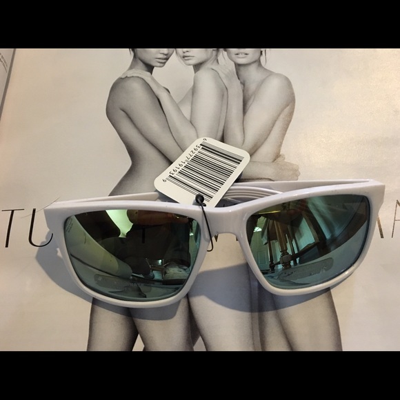 Ray-Ban Accessories - White mirrored sunglasses👙