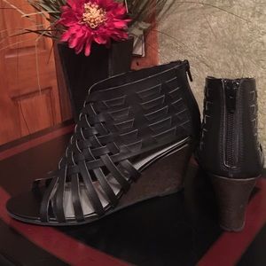 3" wedge black gladiator sandal 8 1/2