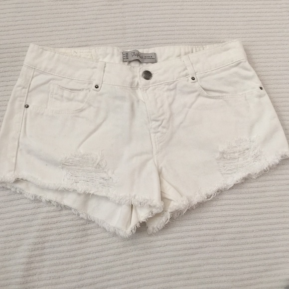 Zara booty short size 4