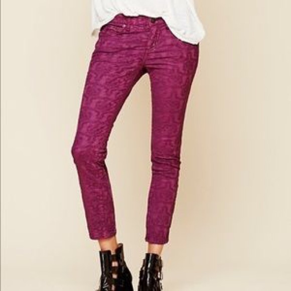 Free People Berry Textured Sz 26 Crop Pant - Picture 1 of 4