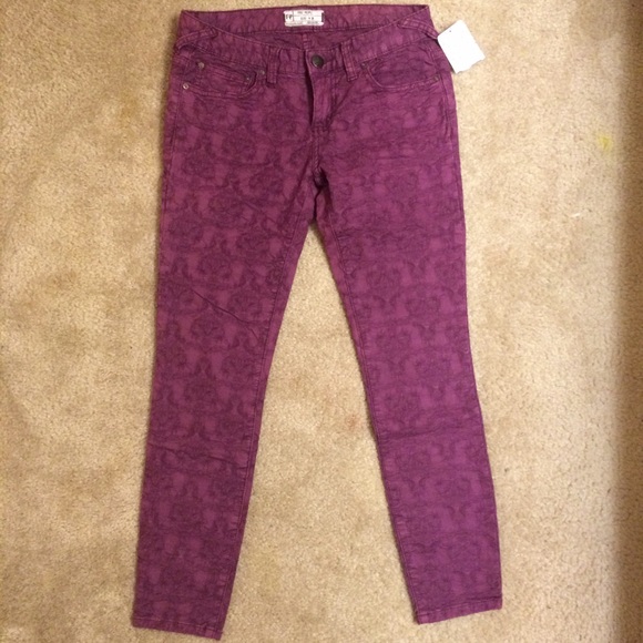 Free People Berry Textured Sz 26 Crop Pant - Picture 2 of 4