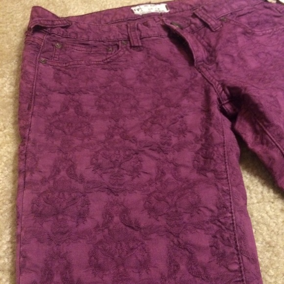 Free People Berry Textured Sz 26 Crop Pant - Picture 3 of 4
