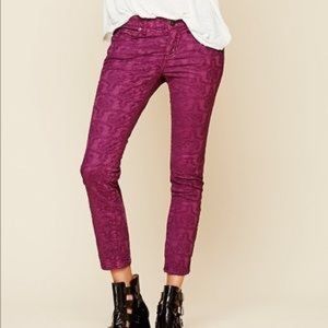 Free People Berry Textured Sz 26 Crop Pant