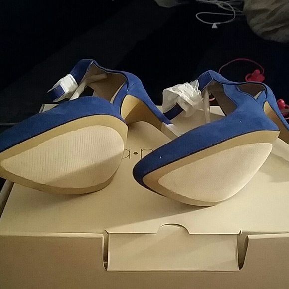 Heels - Picture 3 of 3