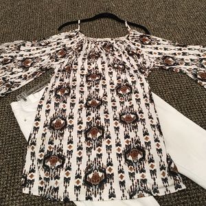 veronicam cold shoulder tunic size large