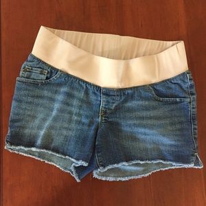 Maternity shorts