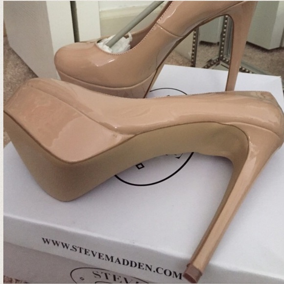 Steve Madden New Demandd Nude Patent Pumps 7.5 - Picture 4 of 4