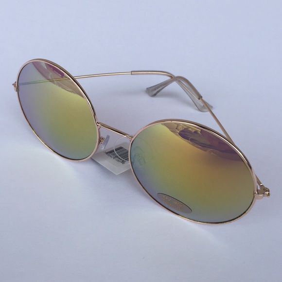 ❗️LAST ONE❗️Bomb Sunglasses 😍 - Picture 2 of 3