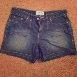 Signature Levi Jean Shorts
