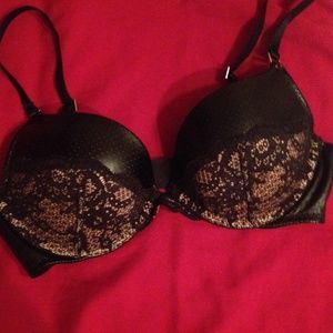 Victoria's Secret Faux Leather & Lace Pushup Bra🌹
