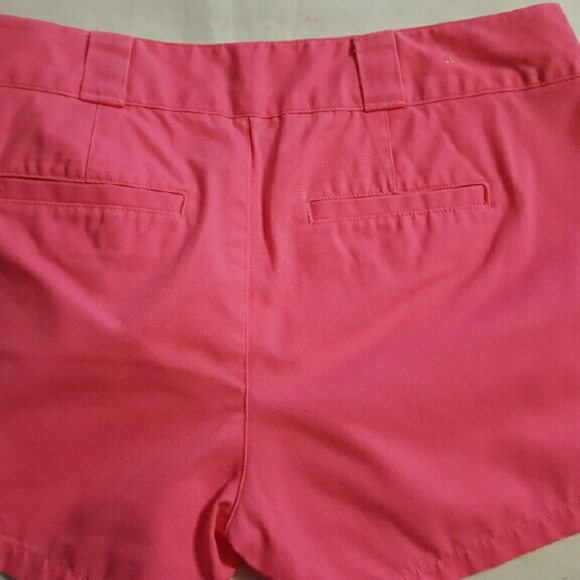 SOLD Gap Summer Shorts - Picture 3 of 4