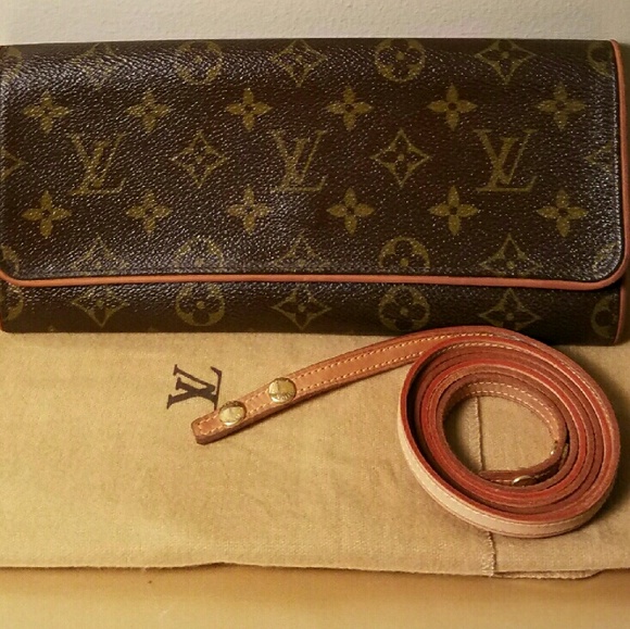 Louis Vuitton Handbags - Sold Louis Vuitton Twin Pochette GM.