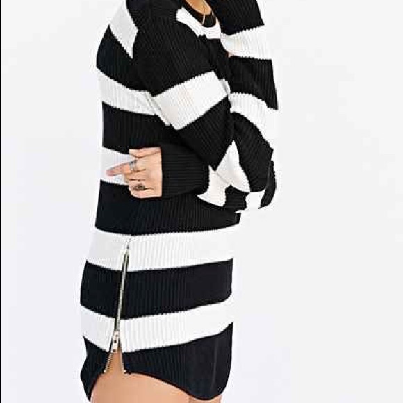 Unif XS Oversized Striped Sweater