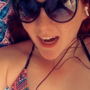 Meet your Posher, Avery