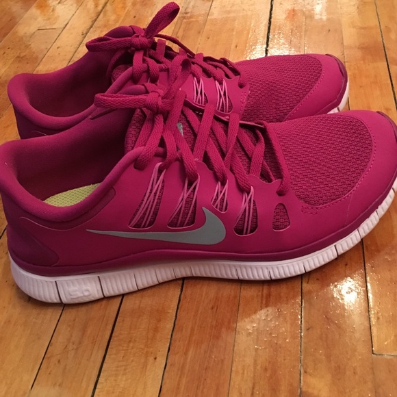 LIKE NEW nike free 5.0 size 9.5