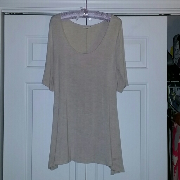 Cream 3/4 flowly top