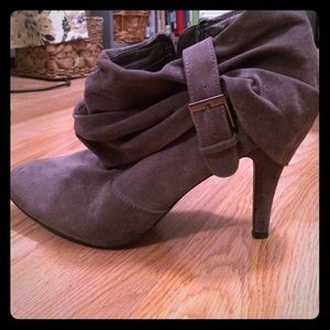 Suede heels with fold down ankle