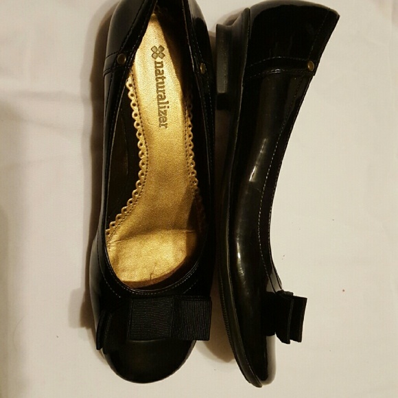 SOLD Naturalizer Shoes - Picture 4 of 4