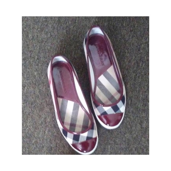 100% Authentic Burberry Checker Nova flats - Picture 2 of 3