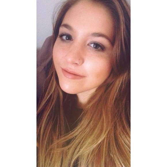 Meet your Posher, Abbey