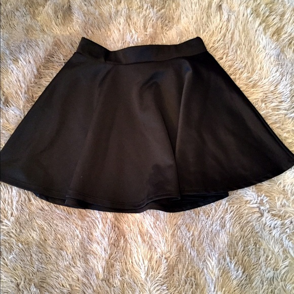 Black skater skirt