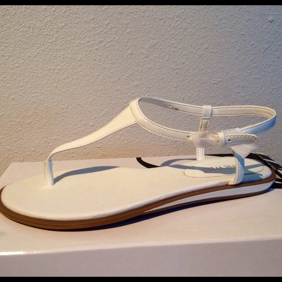 New Nine West sandals