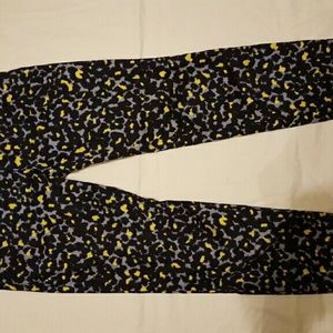 SOLD locally  Slim Crop Pants
