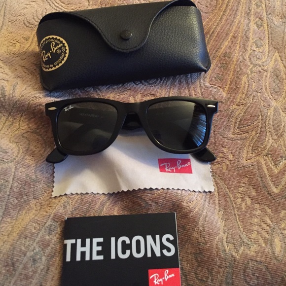 RayBan Wayfarer