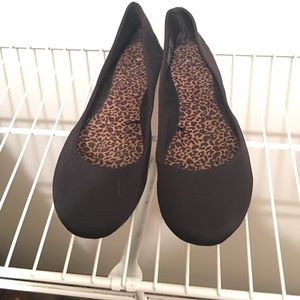 black ballet flats