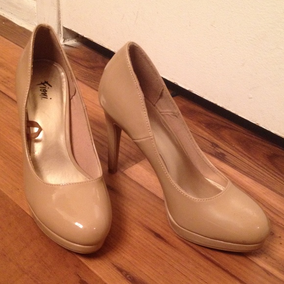 Fioni Nude Kambridge Platform Pump ❤️