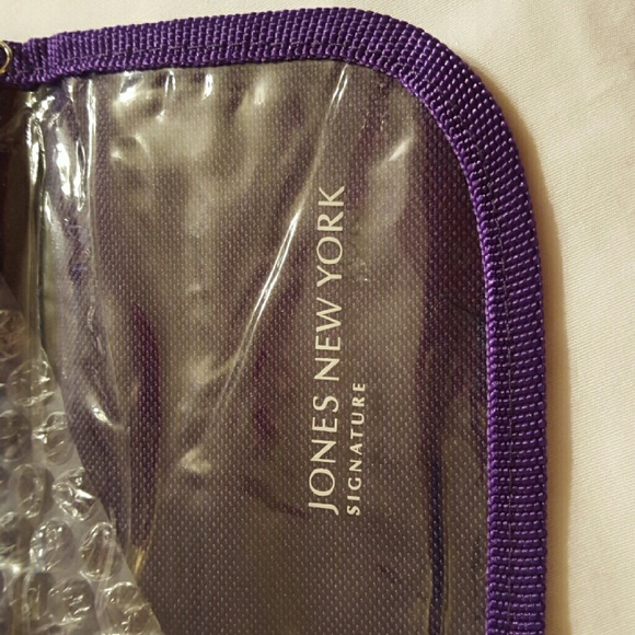 Unavailable Jones New York Travel Pouch - Picture 3 of 4