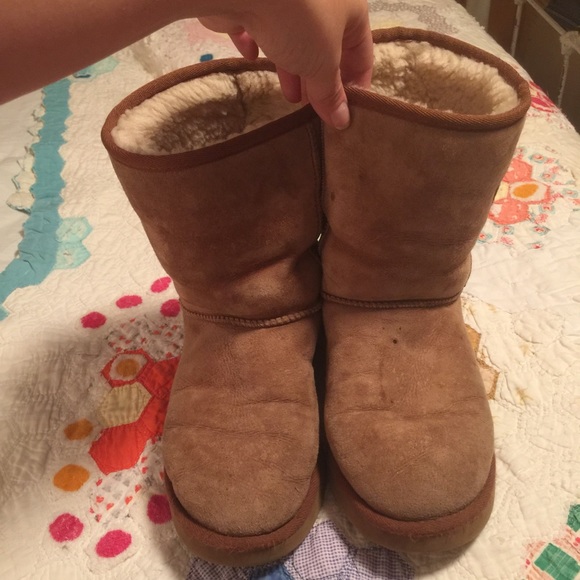 Used Women's Short Ugg Boots