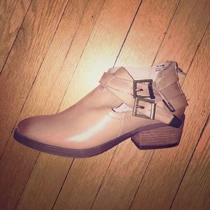 Nicole Booties Size 7