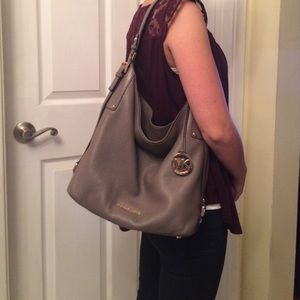 🎉🎉SALE🎉🎉 🎀Beautiful Michael Kors purse 🎀