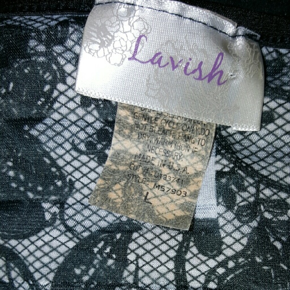 **SOLD**Lavish Top - Picture 4 of 4