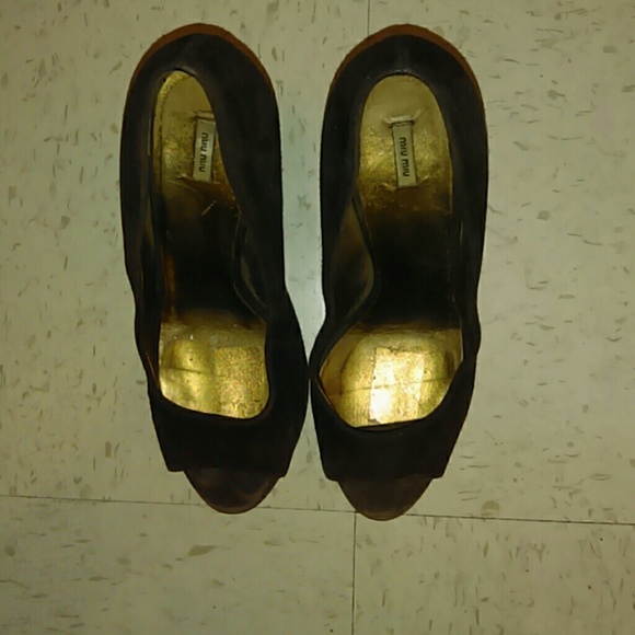 Miu min wedged suede open toed shoes