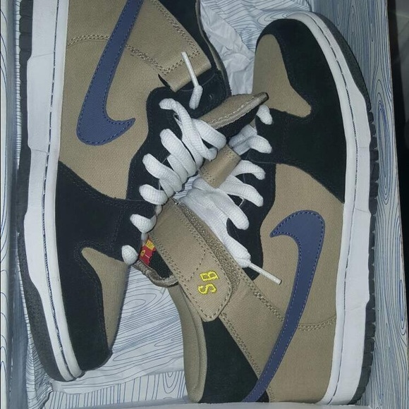 RARE Nike SB dunks - LIKE NEW