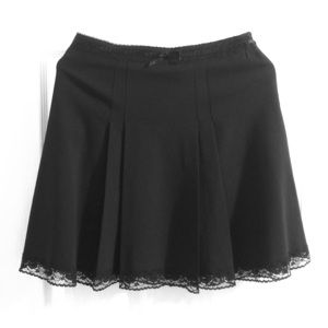 Black Pleated Skirt (Size 4P)