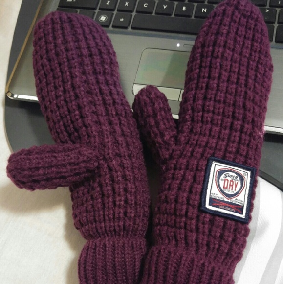 Superdry fleece lined gloves