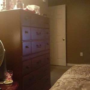 Meet your Posher, Dee dee