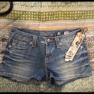 Miss me Jean shorts! Size 28