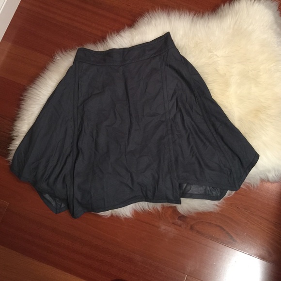 BCBGeneration green mini skirt - Picture 2 of 3