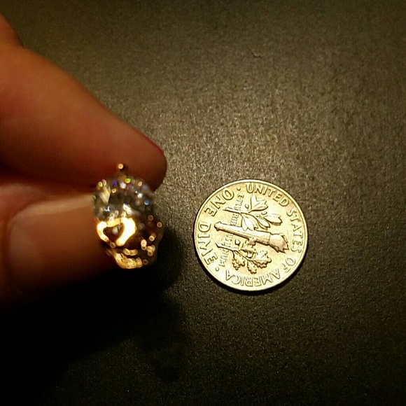 25% off Bundles! Crystal Skull Earrings - Picture 3 of 3