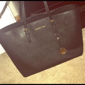 Black Michael kors jet set tote bag