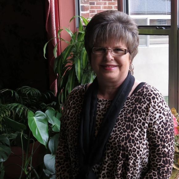 Meet your Posher, Mona - Picture 1 of 1