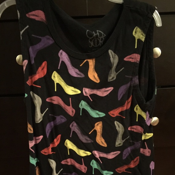 Chaser muscle tank size small