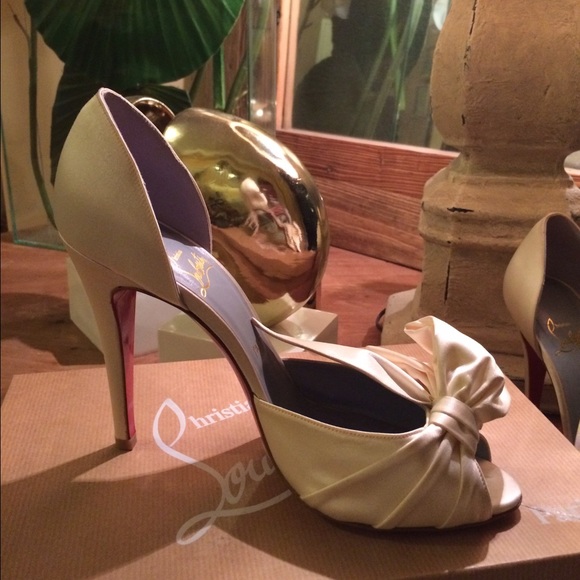 Christian Louboutin Bow T Dorcet 100 Crepe Satin