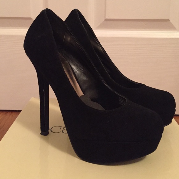 Suede Black Pump Heels Cathy Jean Size: 5.5